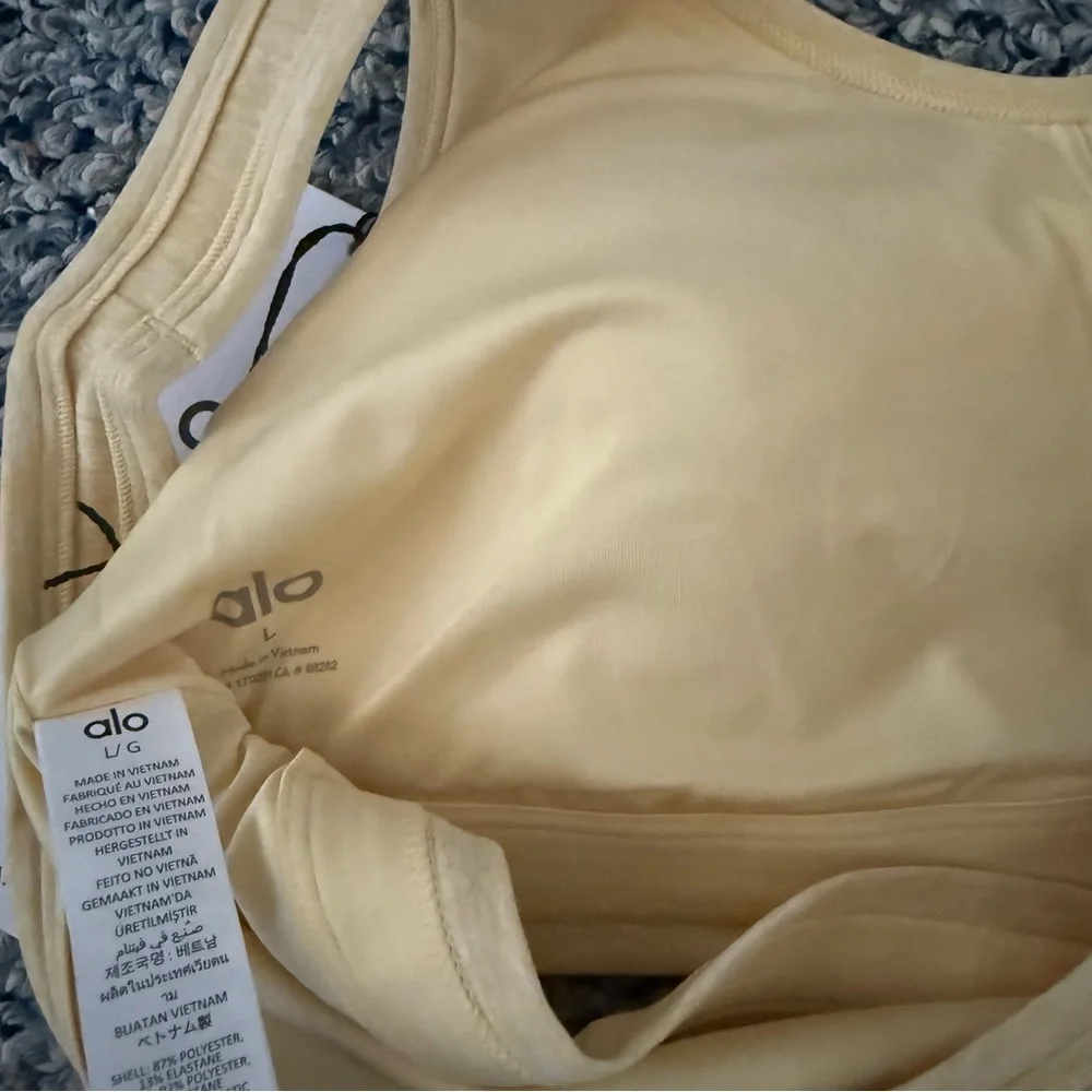 NWT ALO YOGA Alosoft center stage bra warm butter Heather - Picture 9 of 9